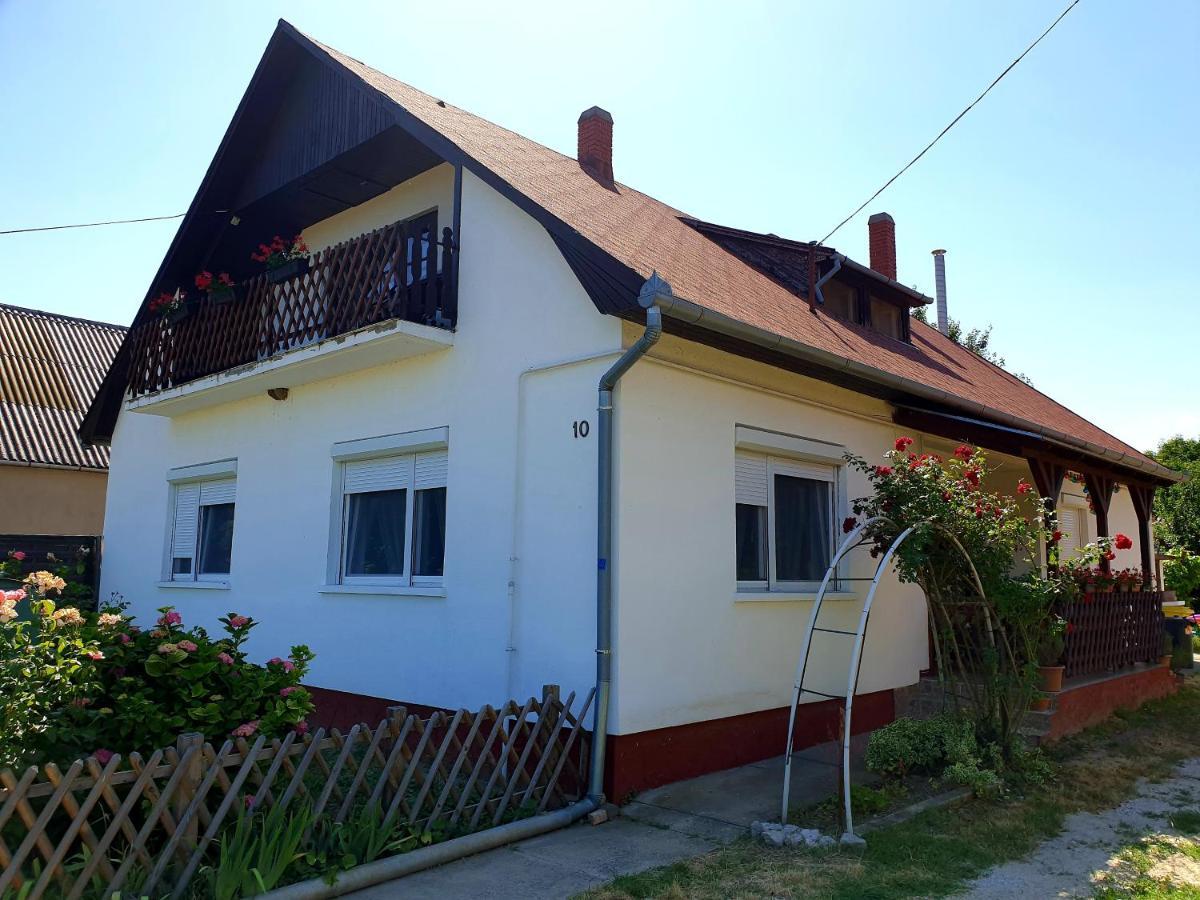 Sophie Apartment With Balcony Balatonberény Extérieur photo